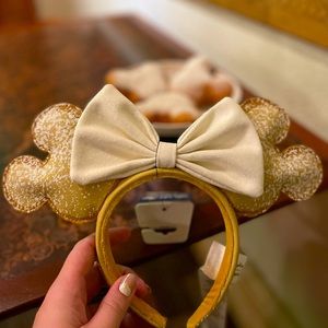 SCENTED beignet minnie ears Port Orleans French Quarter